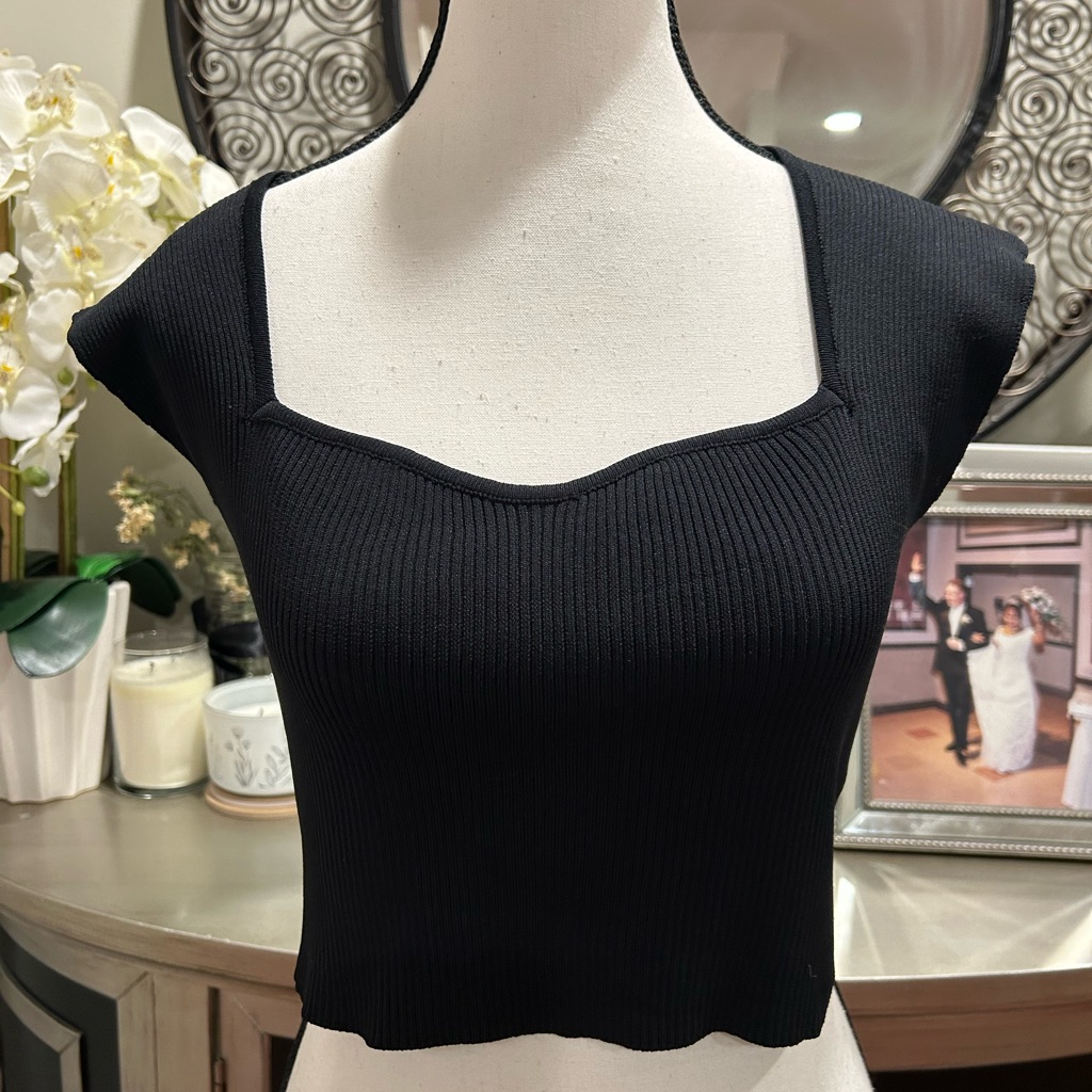 Sincerely Jules Black Ribbed Square-Neck Crop Top